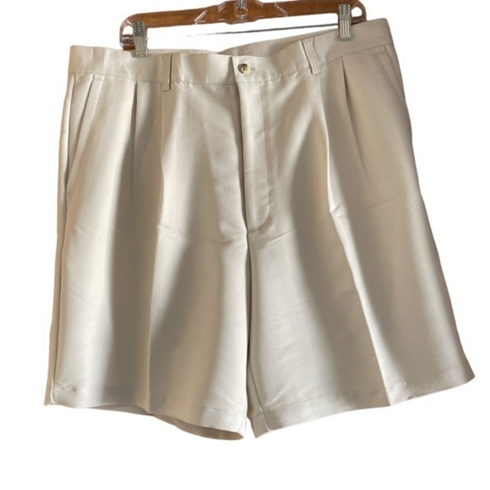 Greg Norman Men’s Golf Dress Shorts Size 38 Beige‎